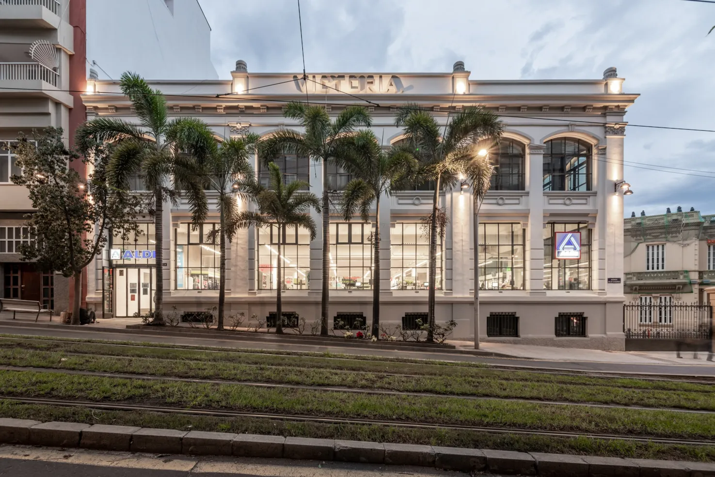 FÁBRICA DE TABACOS Y CINEMA VICTORIA