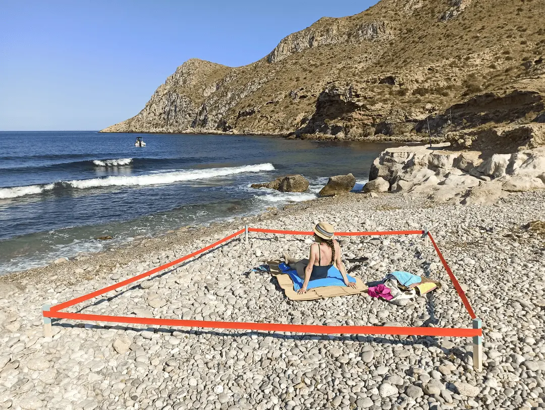 UNCONFINED BEACH